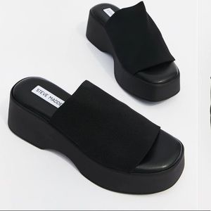 Steve Madden Slinky Brand NEW Comfy Black Platform Sandals